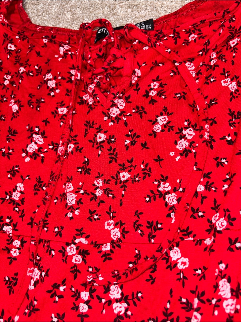 PrettyLittleThing Red Floral Off-Shoulder Midi Dress with Puff Sleeves - Picture 2 of 4